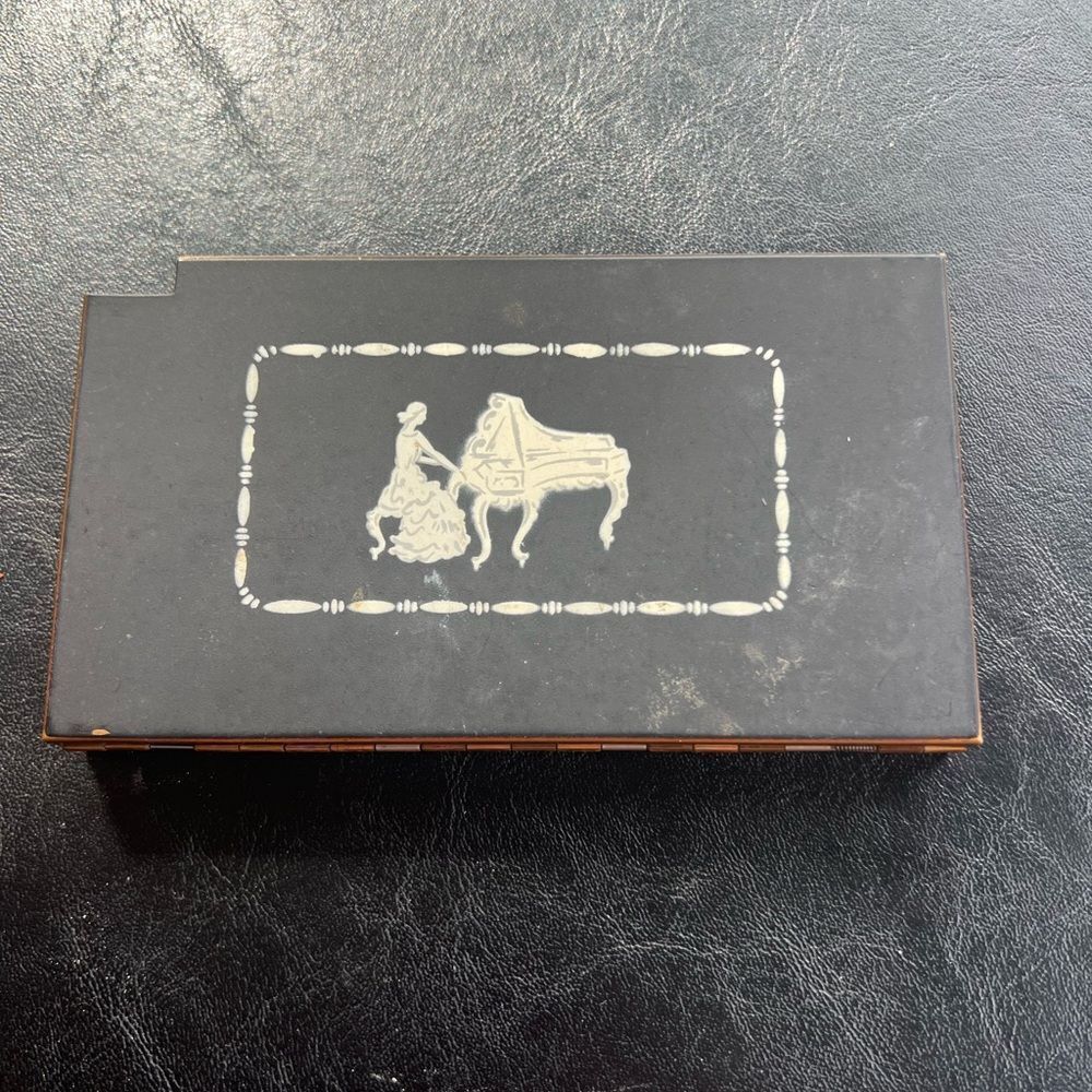 Vintage Volupte Musical Makeup Case